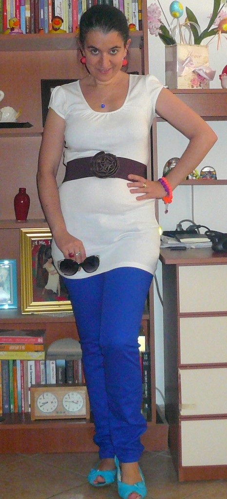Ada White Tee Evening